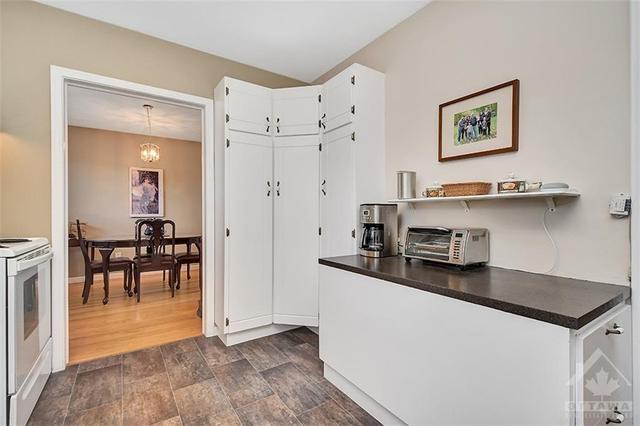 1824 Forman Avenue, House detached with 3 bedrooms, 2 bathrooms and 3 parking in Ottawa ON | Image 12