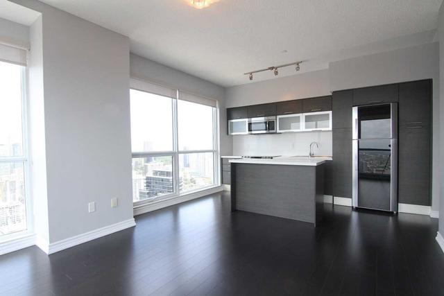 4815 - 386 Yonge St, Condo with 2 bedrooms, 2 bathrooms and 1 parking in Toronto ON | Image 15