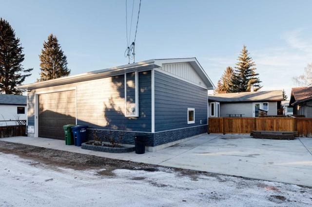 121 5 Avenue Nw, House detached with 4 bedrooms, 2 bathrooms and 1 parking in Airdrie AB | Image 29