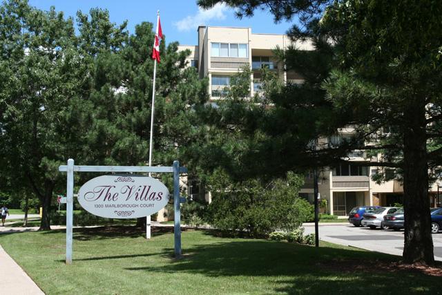 118 - 1300 Marlborough Crt E, Condo with 3 bedrooms, 2 bathrooms and null parking in Oakville ON | Image 2