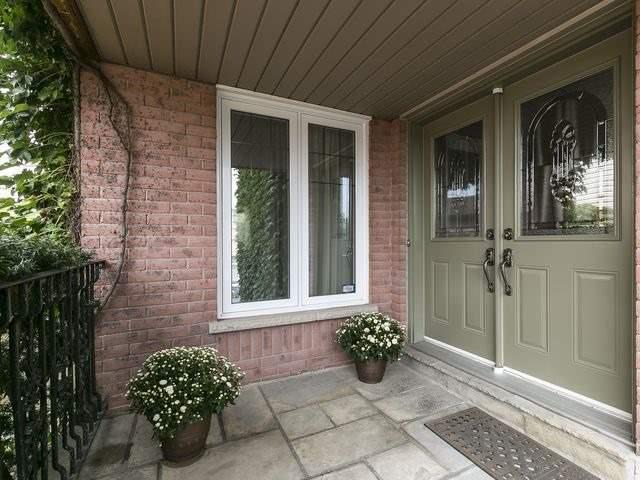 86 Newdale Pl, House detached with 3 bedrooms, 3 bathrooms and 2 parking in Brampton ON | Image 2