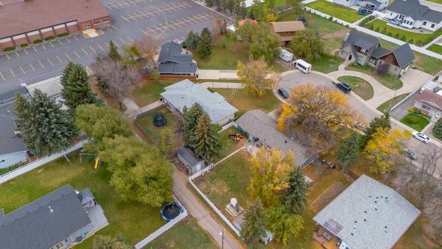 85 n 250 W, House detached with 5 bedrooms, 2 bathrooms and 4 parking in Raymond AB | Image 43