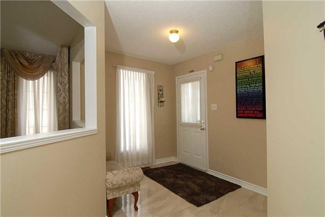 81 Vintage Gate, House detached with 4 bedrooms, 4 bathrooms and 4 parking in Brampton ON | Image 2