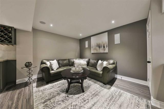 886 Millworks Cres W, House attached with 3 bedrooms, 4 bathrooms and 4 parking in Mississauga ON | Image 10