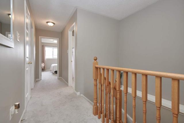 54 Coleman Dr, House attached with 3 bedrooms, 3 bathrooms and 3 parking in Barrie ON | Image 3
