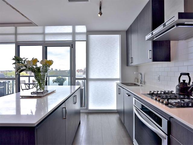 706 - 36 Howard Park Ave, Condo with 2 bedrooms, 2 bathrooms and 1 parking in Toronto ON | Image 6