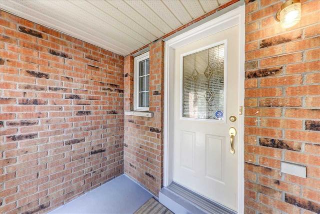 136 Kayla Cres, House attached with 3 bedrooms, 4 bathrooms and 3 parking in Vaughan ON | Image 27