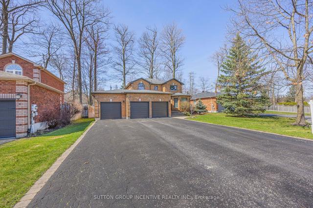 33 Glen Oak Crt, House detached with 4 bedrooms, 4 bathrooms and 12 parking in Barrie ON | Image 35
