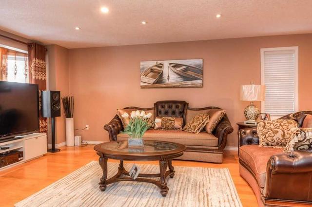 32 Lena Cres, House detached with 3 bedrooms, 4 bathrooms and 3 parking in Cambridge ON | Image 31