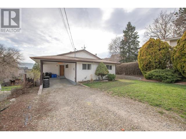 3054 Dunsmuir Road, House detached with 4 bedrooms, 2 bathrooms and 2 parking in Vernon BC | Image 4