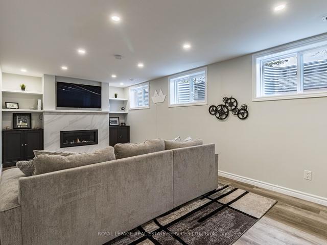 67 Centre St S, House detached with 4 bedrooms, 3 bathrooms and 5 parking in Brampton ON | Image 21