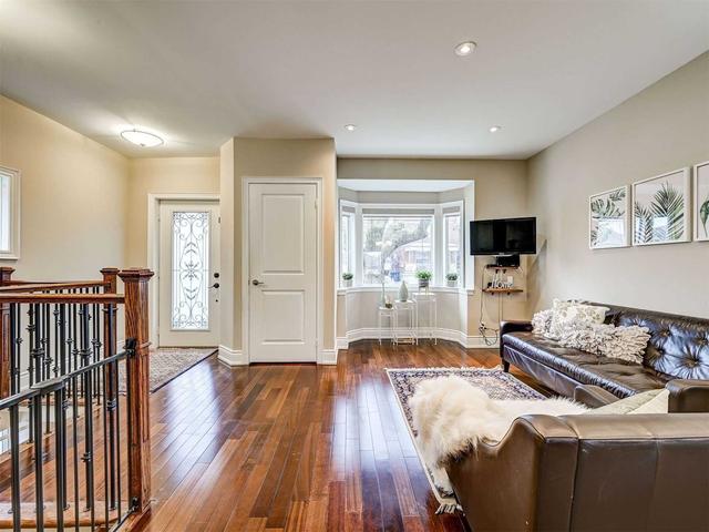 224 Belgravia Ave, House detached with 2 bedrooms, 2 bathrooms and 3 parking in Toronto ON | Image 15