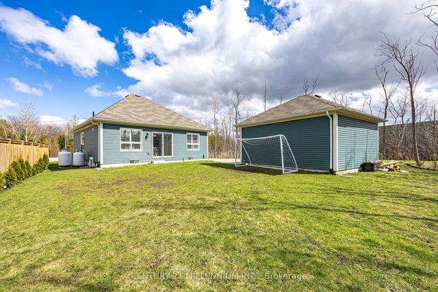 74 Robert St S, House detached with 2 bedrooms, 2 bathrooms and 10 parking in Wasaga Beach ON | Image 27