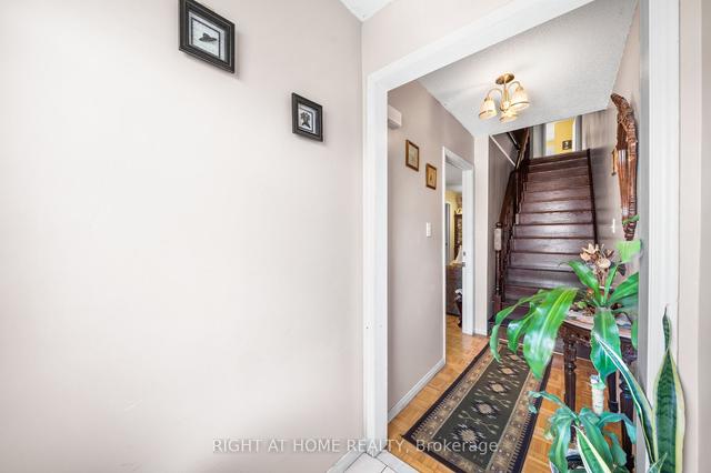 471b Northcliffe Blvd, House semidetached with 3 bedrooms, 3 bathrooms and 3 parking in Toronto ON | Image 23