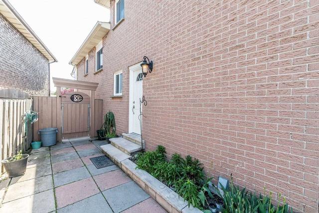 4323 Burnaby Crt, House detached with 3 bedrooms, 3 bathrooms and 5 parking in Mississauga ON | Image 30