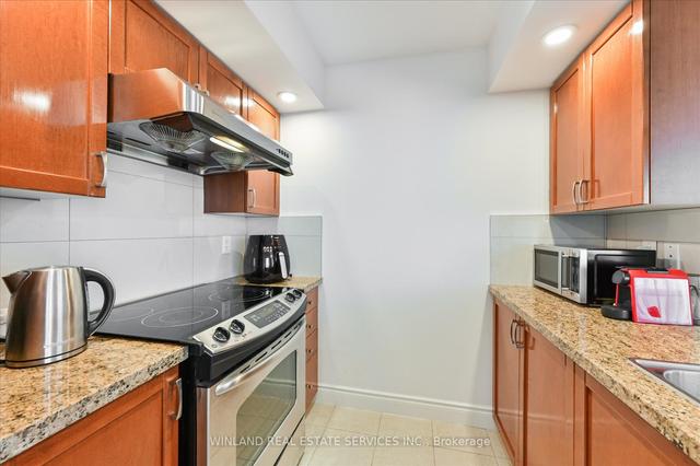 529 - 500 Doris Ave, Condo with 2 bedrooms, 2 bathrooms and 1 parking in Toronto ON | Image 4