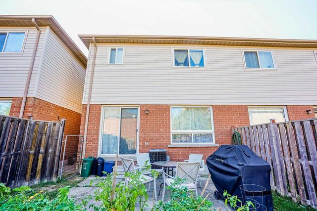 6110 Windfleet Cres, House attached with 3 bedrooms, 4 bathrooms and 3 parking in Mississauga ON | Image 26