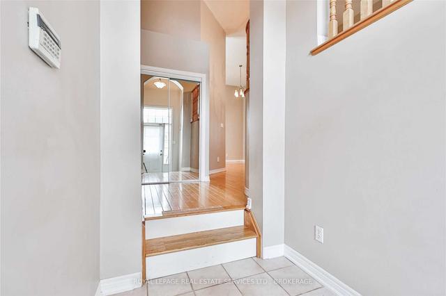 2307 Newcastle Cres, House semidetached with 1 bedrooms, 2 bathrooms and 4 parking in Oakville ON | Image 34