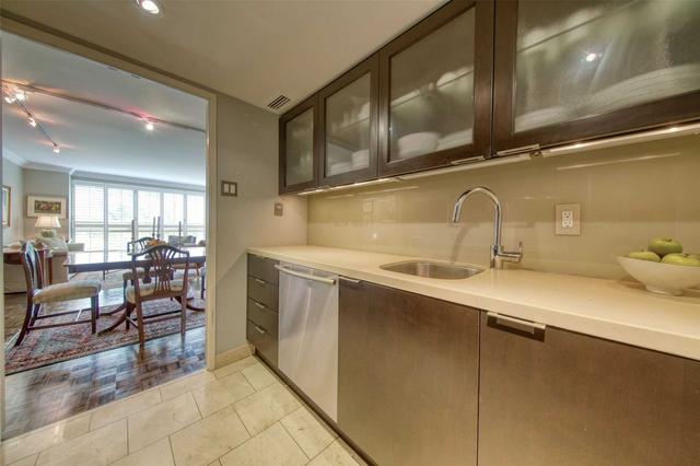 301 - 61 St Clair Ave W, Condo with 2 bedrooms, 2 bathrooms and 1 parking in Toronto ON | Image 13