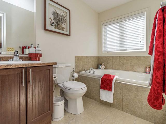 114 Narbonne Cres, House semidetached with 3 bedrooms, 3 bathrooms and 2 parking in Hamilton ON | Image 7