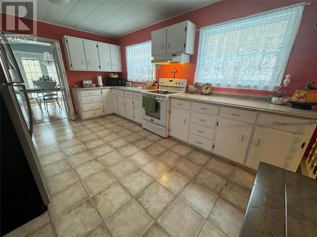 9 Freshwater Road, House detached with 4 bedrooms, 2 bathrooms and null parking in Carbonear NL | Image 8