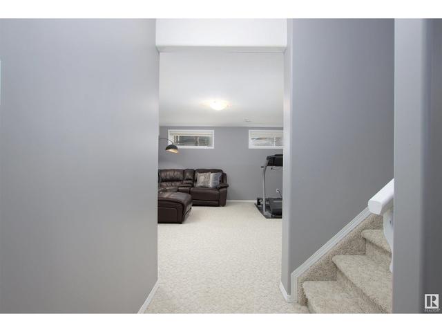 827 Oakland Pl, House detached with 4 bedrooms, 3 bathrooms and null parking in Devon AB | Image 27