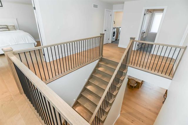 39 Rodney Blvd, House detached with 3 bedrooms, 4 bathrooms and 3 parking in Guelph ON | Image 9