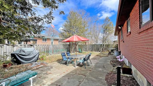 852 Vicki Dr, House detached with 3 bedrooms, 2 bathrooms and 7 parking in Pickering ON | Image 35