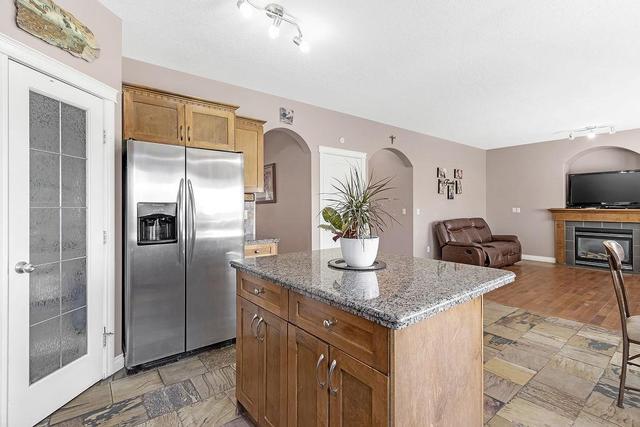 111 East Lakeview Court, House detached with 4 bedrooms, 2 bathrooms and 4 parking in Chestermere AB | Image 11