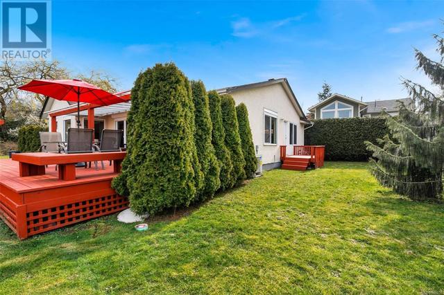 3104 Austin Ave, House detached with 3 bedrooms, 2 bathrooms and 4 parking in Saanich BC | Image 45