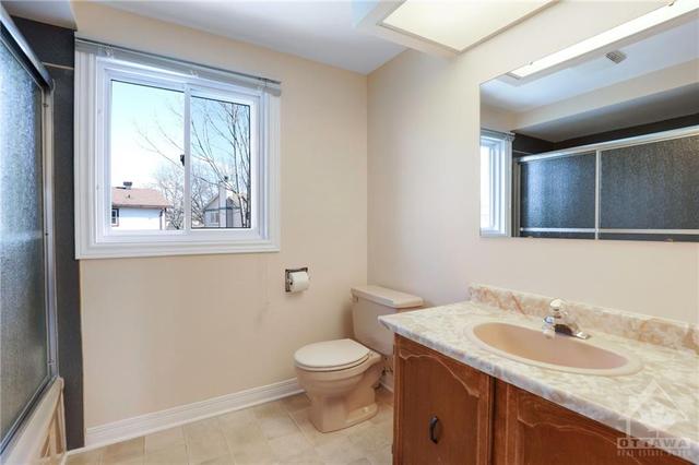 80 Hawk Crescent, House detached with 5 bedrooms, 4 bathrooms and 4 parking in Ottawa ON | Image 19