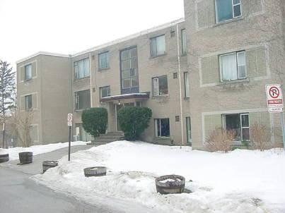 08 - 375 Lakeshore Rd W, Home with 2 bedrooms, 1 bathrooms and null parking in Mississauga ON | Image 1