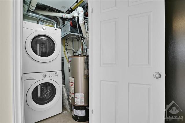 Laundry in unit | Image 18