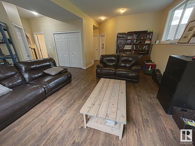 9406 83 Av, House detached with 4 bedrooms, 3 bathrooms and 4 parking in Morinville AB | Image 21