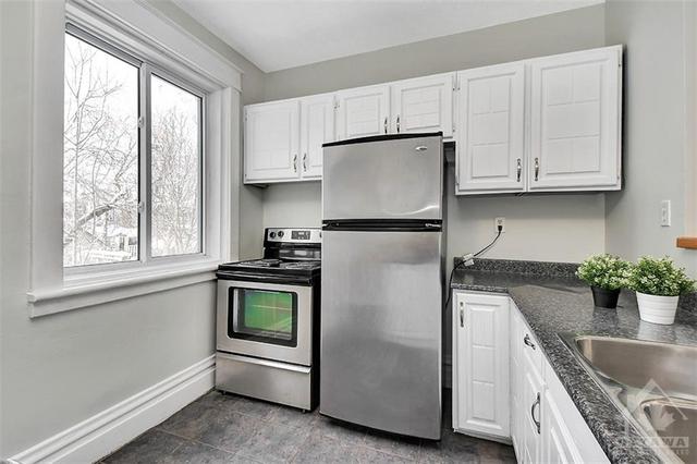 500 Parkdale Avenue, Home with 3 bedrooms, 2 bathrooms and 1 parking in Ottawa ON | Image 13