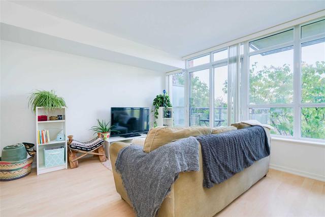 415 - 38 Joe Shuster Way, Condo with 1 bedrooms, 1 bathrooms and 1 parking in Toronto ON | Image 2