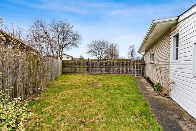 7063 Dirdene St, House detached with 3 bedrooms, 2 bathrooms and 5 parking in Niagara Falls ON | Image 18