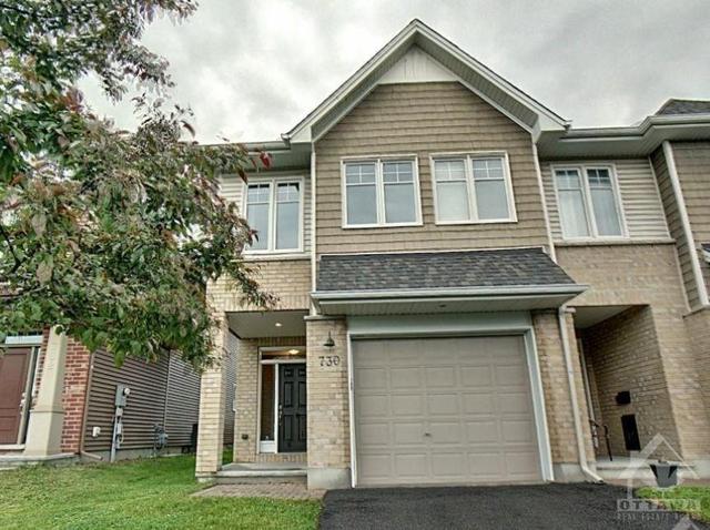 730 Hazelnut Crescent S, Townhouse with 3 bedrooms, 3 bathrooms and 1 parking in Ottawa ON | Image 1