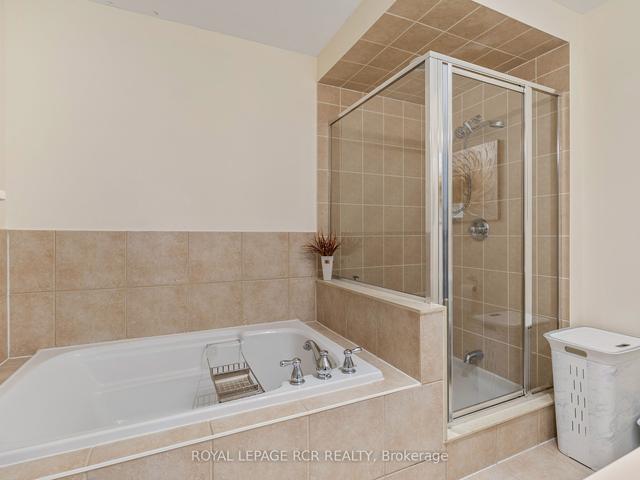 558 Tapestry Lane, Condo with 2 bedrooms, 3 bathrooms and 2 parking in Newmarket ON | Image 10