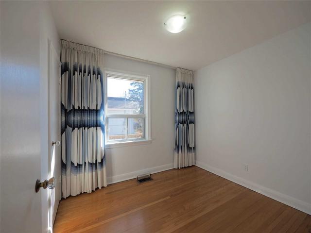 4380 Lawrence Ave E, House detached with 3 bedrooms, 2 bathrooms and 6 parking in Toronto ON | Image 11