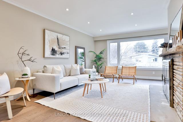 12 Firthway Crt, House detached with 3 bedrooms, 2 bathrooms and 5 parking in Toronto ON | Image 36