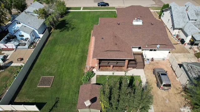 315 5 Avenue W, House detached with 6 bedrooms, 3 bathrooms and 5 parking in Hanna AB | Image 5
