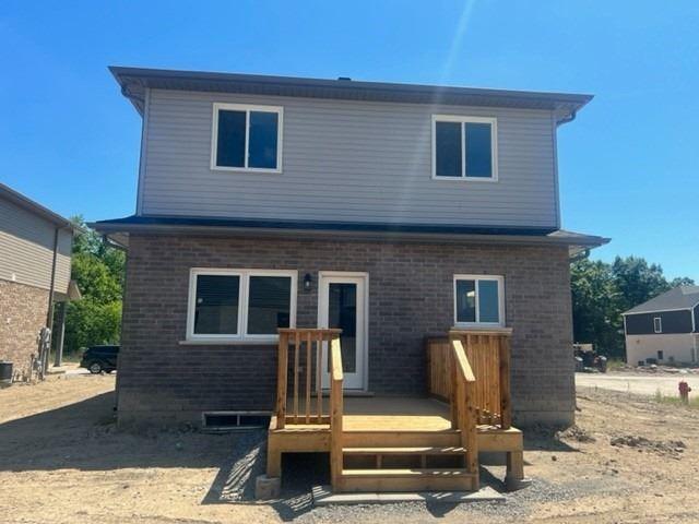 8985 Emily Blvd, House detached with 3 bedrooms, 3 bathrooms and 6 parking in Niagara Falls ON | Image 2