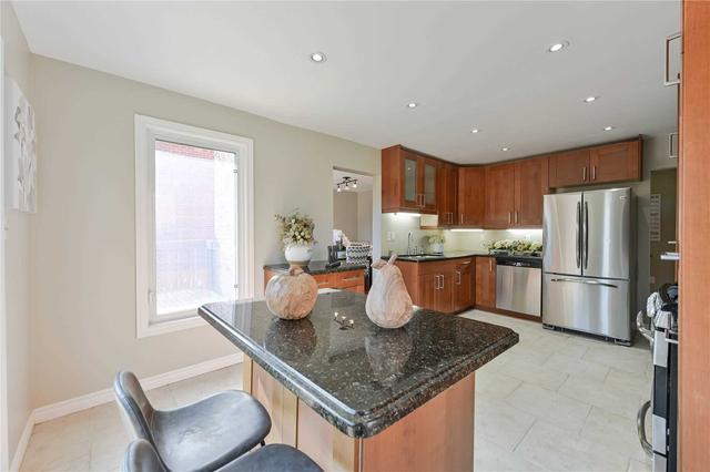 19 St Michaels Cres, House detached with 4 bedrooms, 4 bathrooms and 6 parking in Caledon ON | Image 6
