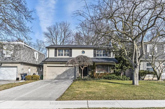 35 Knollview Cres, House detached with 4 bedrooms, 3 bathrooms and 6 parking in Toronto ON | Image 1