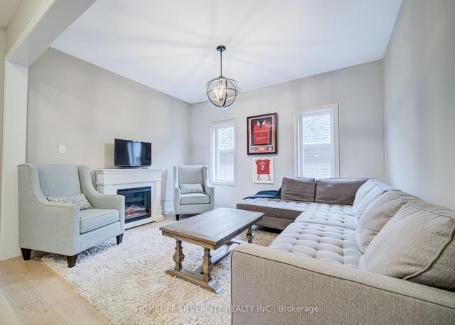 14 Harrington Rd, House detached with 4 bedrooms, 3 bathrooms and 6 parking in Guelph ON | Image 2