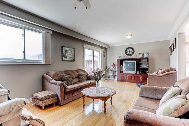 57 Aviemore Dr, House detached with 3 bedrooms, 2 bathrooms and 4 parking in Toronto ON | Image 14