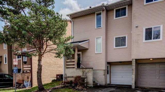 103 Lynden Circ, Townhouse with 3 bedrooms, 2 bathrooms and 2 parking in Halton Hills ON | Image 1