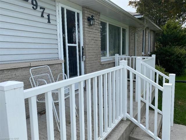 2971 Portage Trail, House detached with 3 bedrooms, 1 bathrooms and 5 parking in Fort Erie ON | Image 3