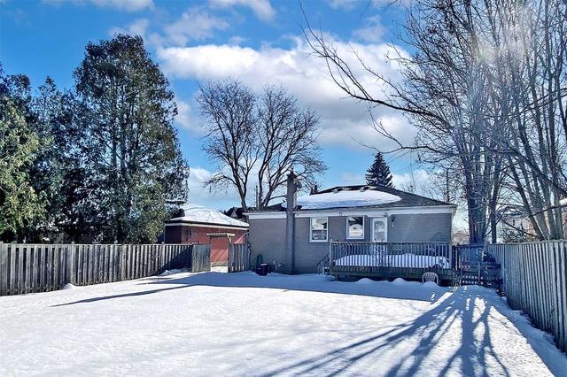 342 Moore Park Ave, House detached with 3 bedrooms, 2 bathrooms and 4 parking in Toronto ON | Image 19